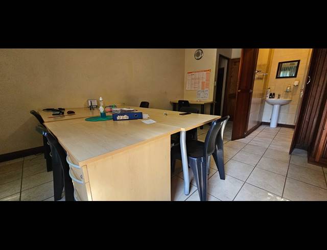 5 BEDROOM FREESTANDING FOR SALE IN SAFARI GARDENS